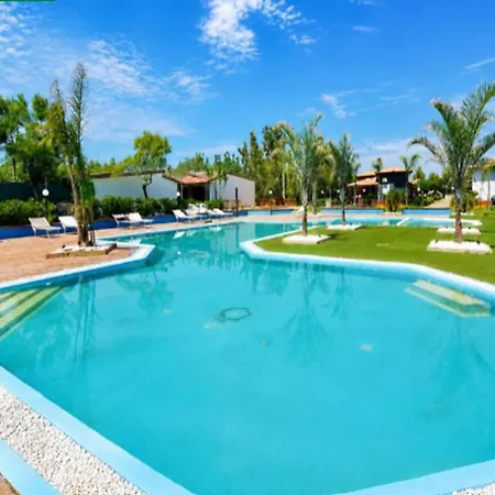 With Shared Pool Near The Sea * Nicotera