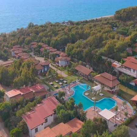 With Shared Pool Near The Sea