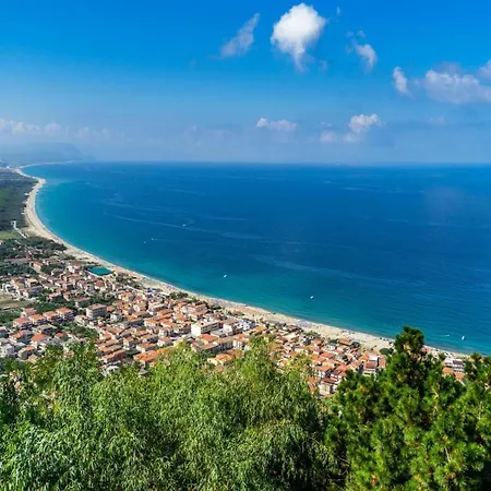 With Shared Pool Near The Sea Nicotera